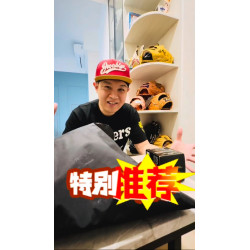 ZETT棒球手套開箱，軟式、硬式傻傻分不清楚；開箱業配也是自媒體獲利的其中一種唷